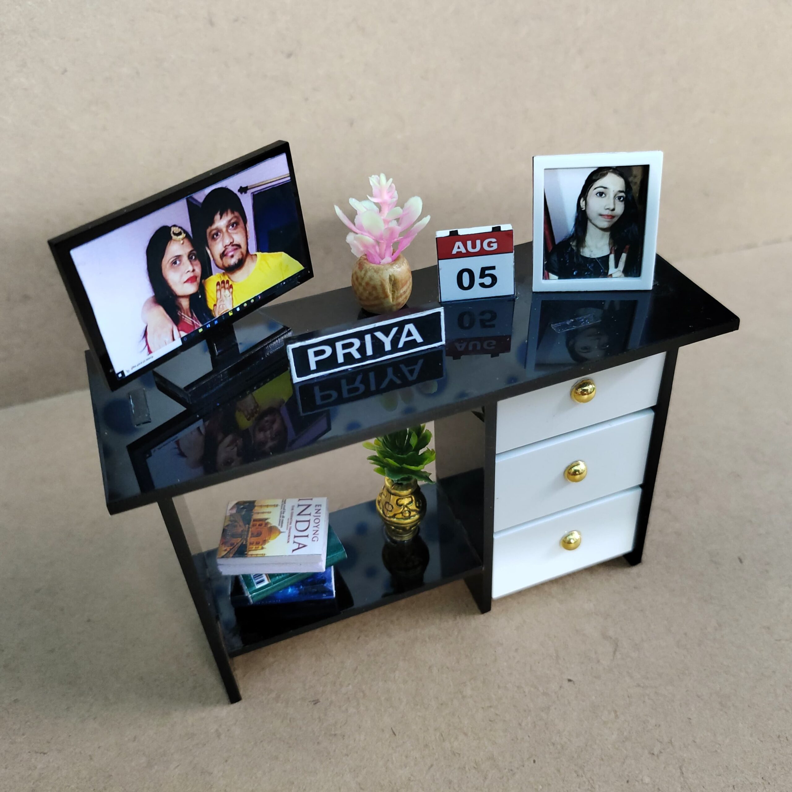 3D Customised Miniature Gifts – Study Table Setup Photo frame